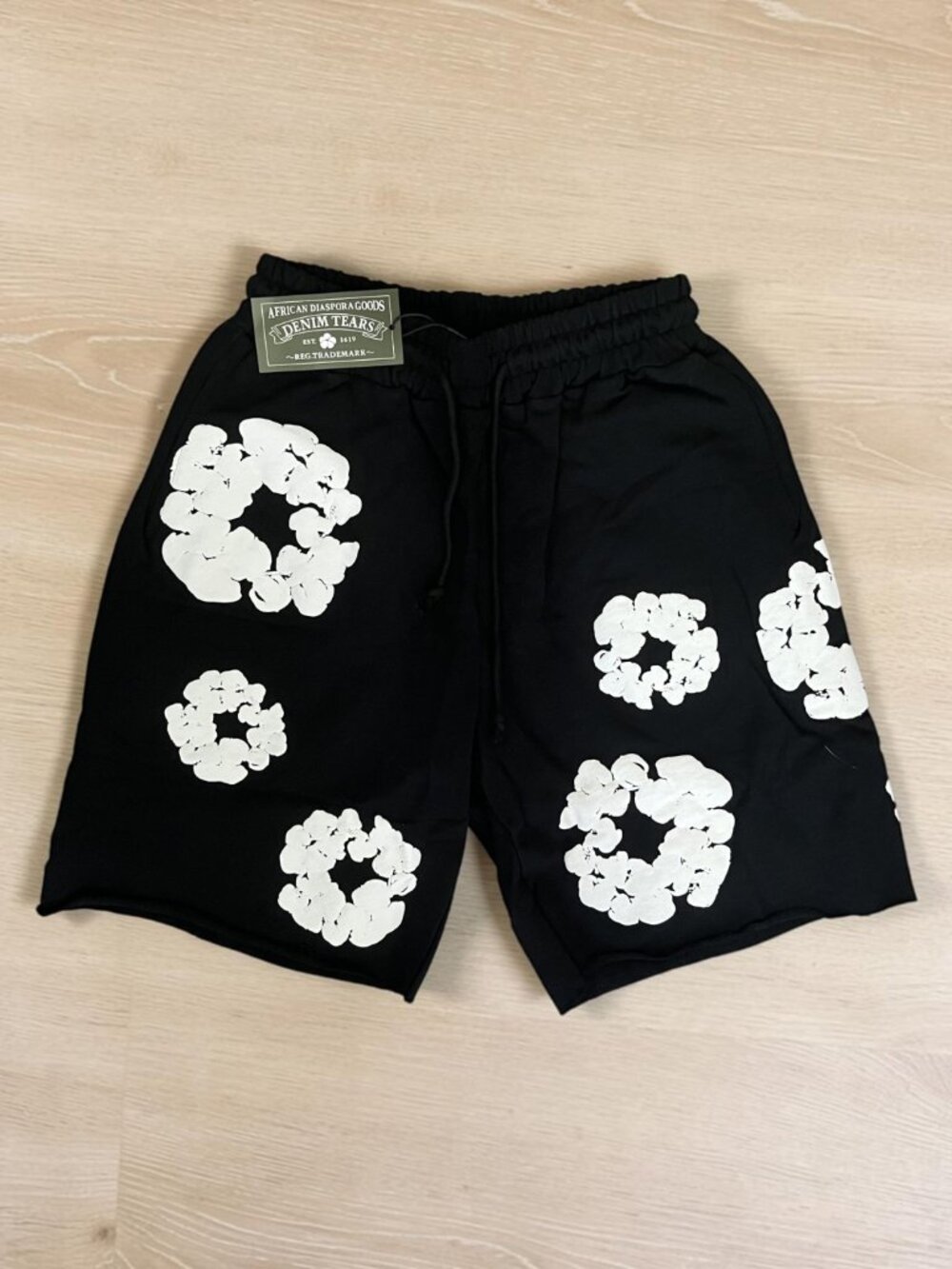 Black Cotton Wreath Denim Tears Shorts Size (M-L)